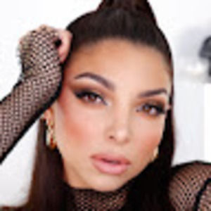 Meet your Posher, Camila